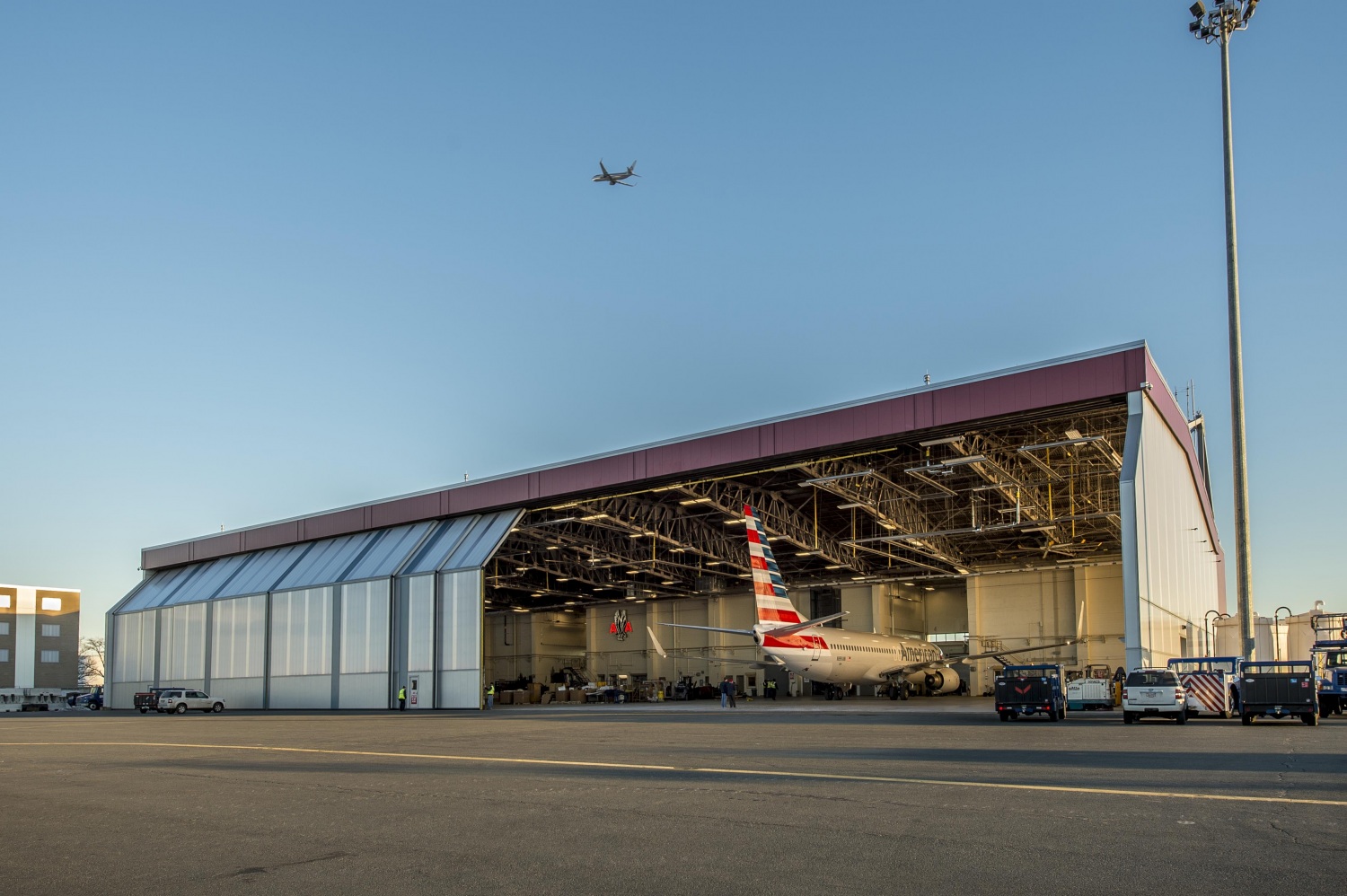 American Airlines Hangar 9 Renovation - Whiting-Turner